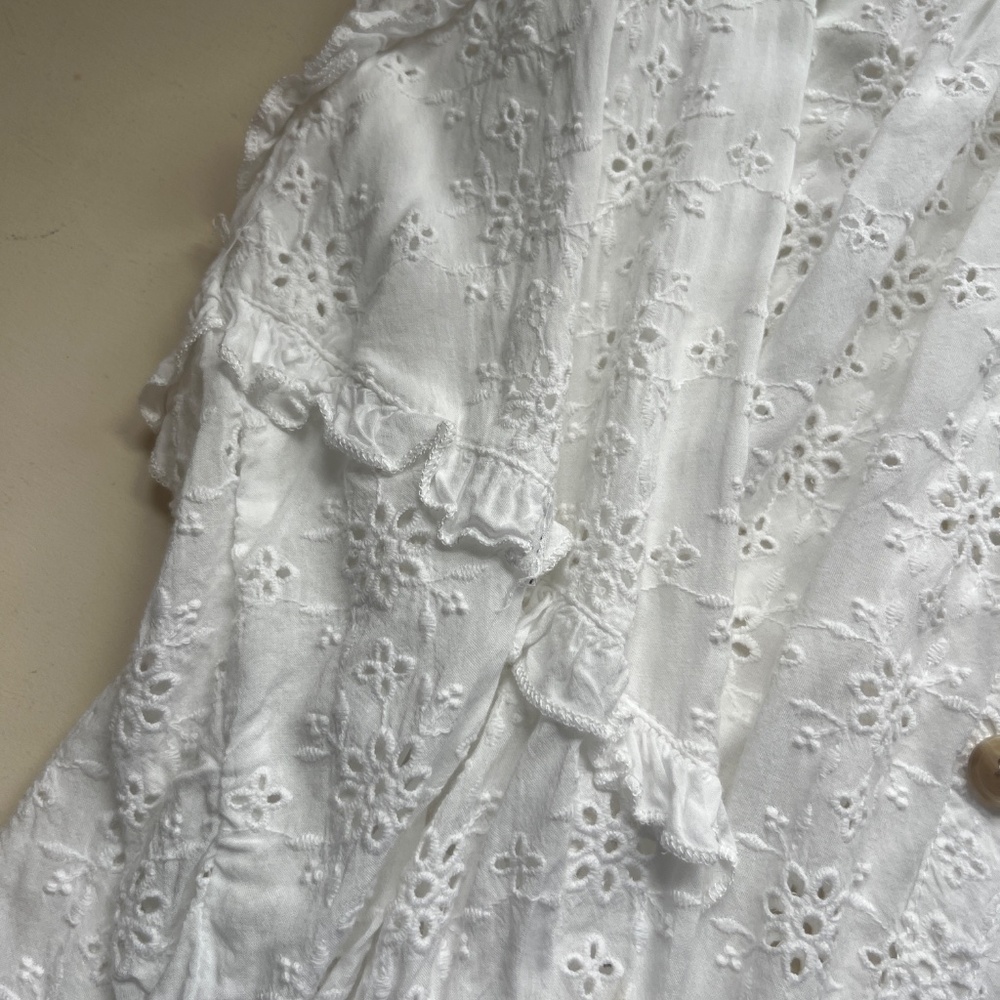 Democracy White Eyelet 3/4 Sleeve Blouse - Picture 3 of 5